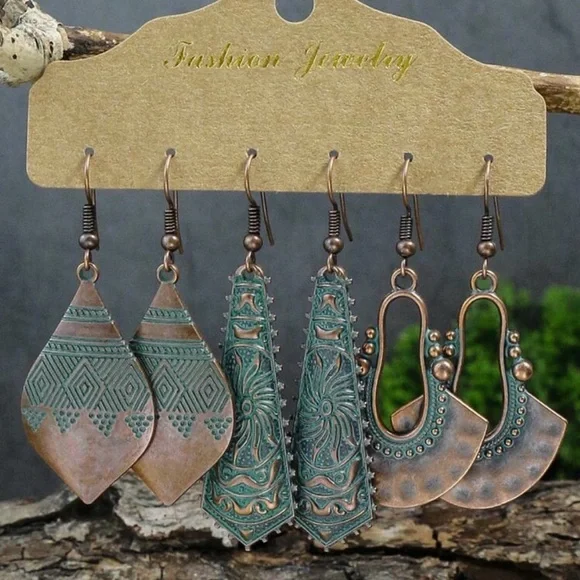Antique Bronze Elegant Copper and Turquoise Earrings 🌟HOST PICK🌟 - Picture 6 of 7